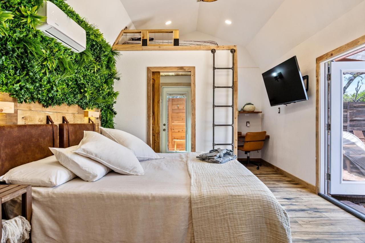 Romantic Tiny Luxury Retreat W Heated Pool, Sauna N Outdoor Shower In Wimberley 10 Acres Eksteriør bilde