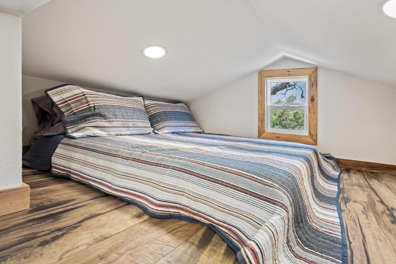 Romantic Tiny Luxury Retreat W Heated Pool, Sauna N Outdoor Shower In Wimberley 10 Acres Eksteriør bilde