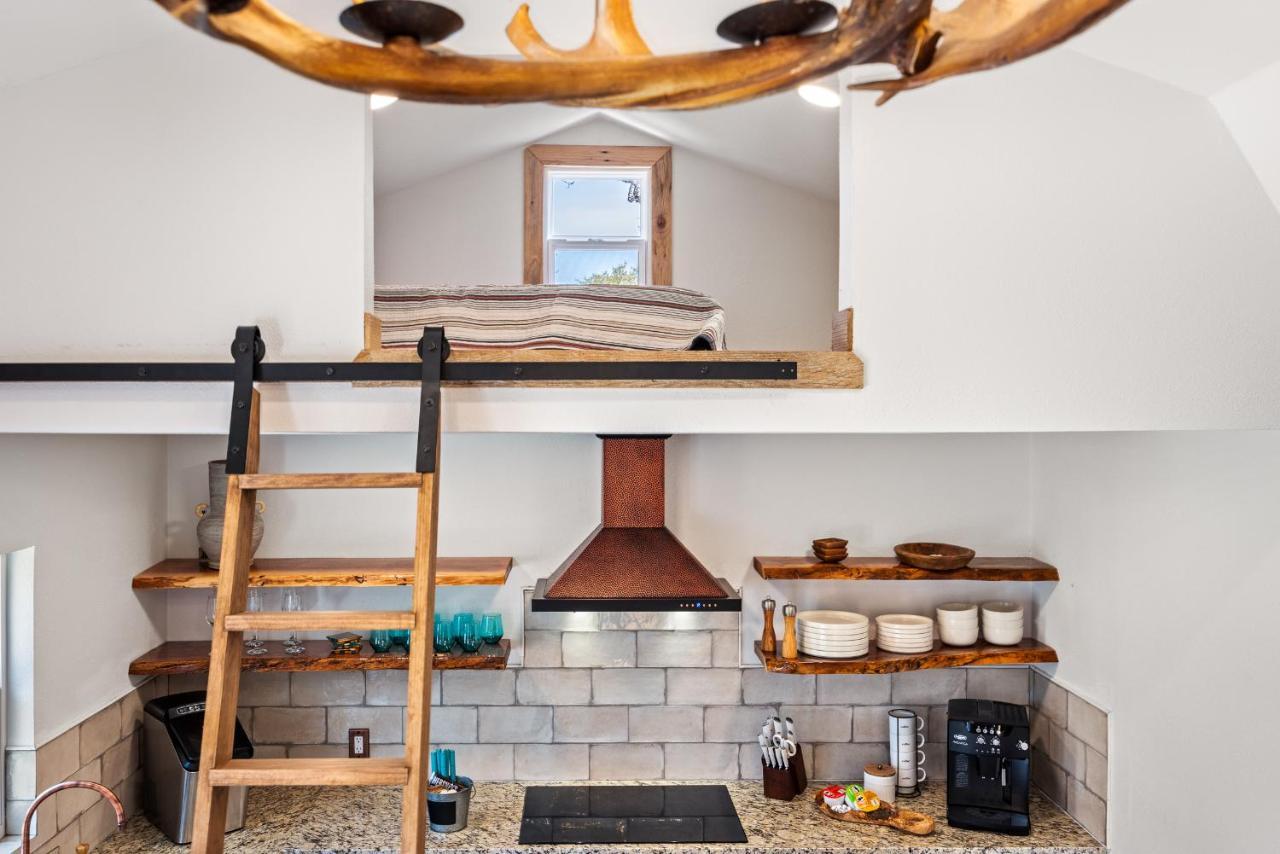 Romantic Tiny Luxury Retreat W Heated Pool, Sauna N Outdoor Shower In Wimberley 10 Acres Eksteriør bilde