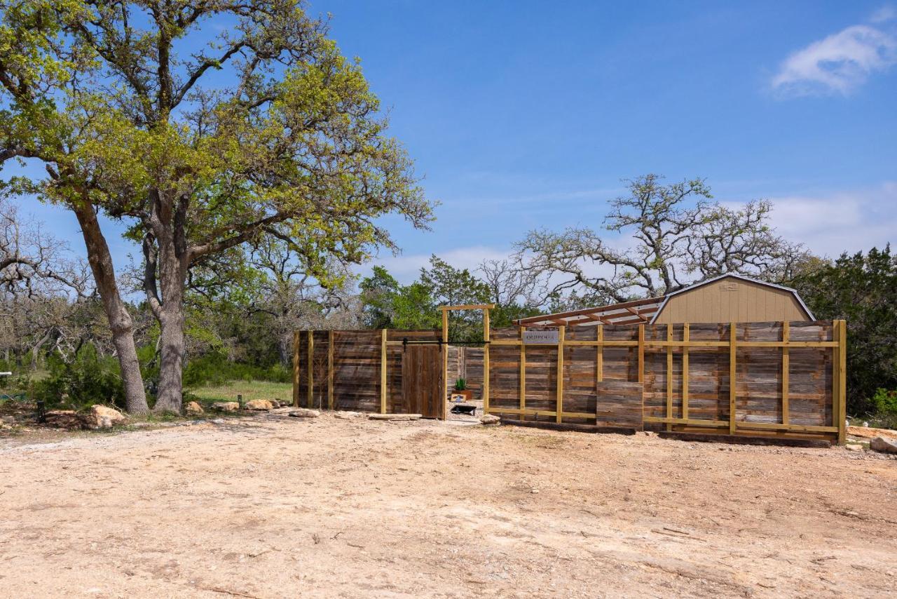Romantic Tiny Luxury Retreat W Heated Pool, Sauna N Outdoor Shower In Wimberley 10 Acres Eksteriør bilde