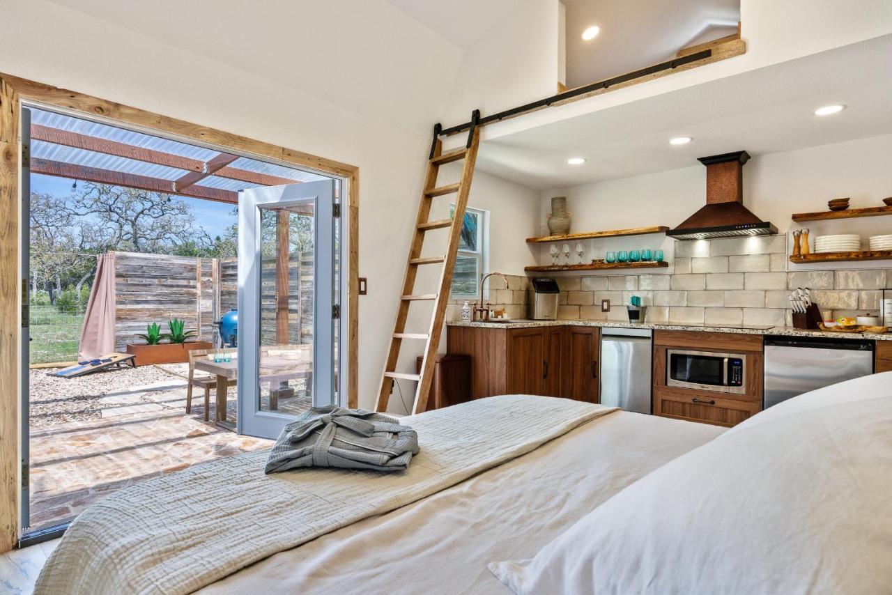 Romantic Tiny Luxury Retreat W Heated Pool, Sauna N Outdoor Shower In Wimberley 10 Acres Eksteriør bilde
